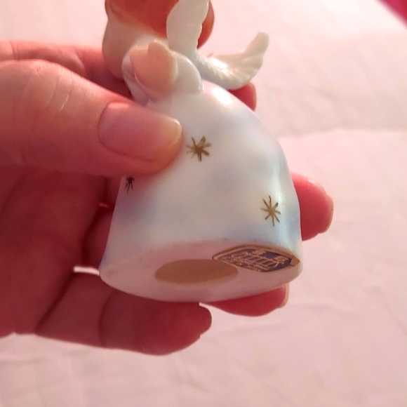 Porcelain Kissing Angels by SB made in Japan,over 3 inches H x 2 1/2 inches W - Picture 15 of 15